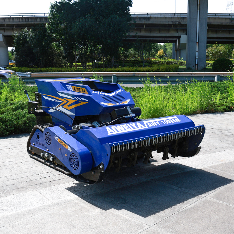 AWY-1000SM Remote Control Flail Mower – Heavy-Duty Tracked Brush Cutter with 100cm Cutting Width, 55° Gradeability detail image 2