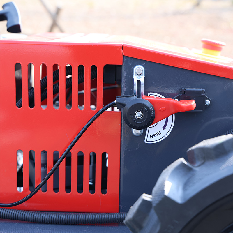 AWY-500W Remote Control Lawn Mower | 224cc Gasoline 4WD RC Mower detail image 4