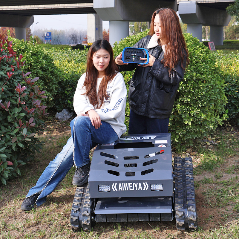 AWY-550H Remote Control Crawler Lawn Mower (Loncin Engine / 45° Slope / 500m Remote Range) gallery image 1