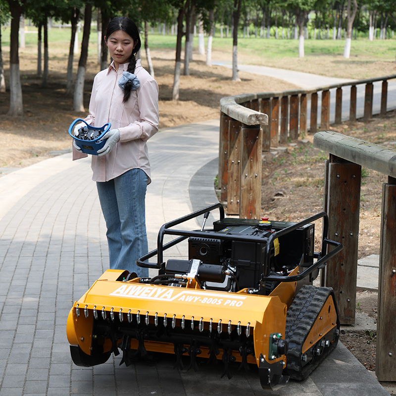 AWY-800S PRO 80cm Remote-Controlled Gasoline Flail Mower gallery image 3