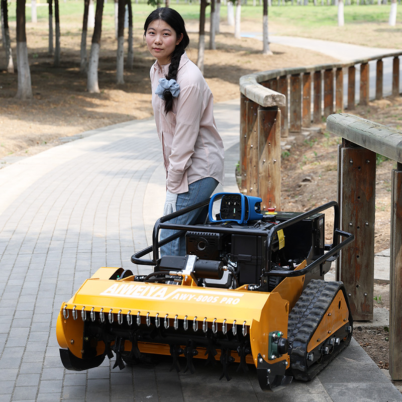 AWY-800S PRO 80cm Remote-Controlled Gasoline Flail Mower gallery image 4