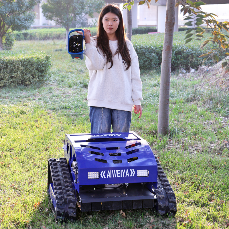 AWY-550H Remote Control Crawler Lawn Mower (Loncin Engine / 45° Slope / 500m Remote Range) gallery image 6