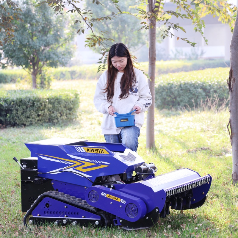 AWY-800SM 459CC Gasoline Tracked Remote Control Flail Mower gallery image 5