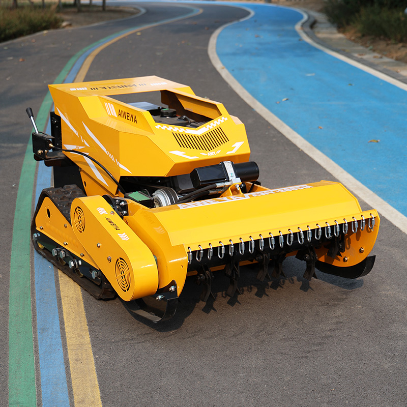 AWY-800SM Remote-Controlled Tracked Flail Mower for Professional Vegetation Management detail image 4