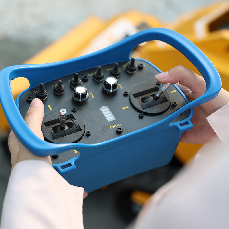 AWY-800SM Remote-Controlled Tracked Flail Mower for Professional Vegetation Management detail image 1