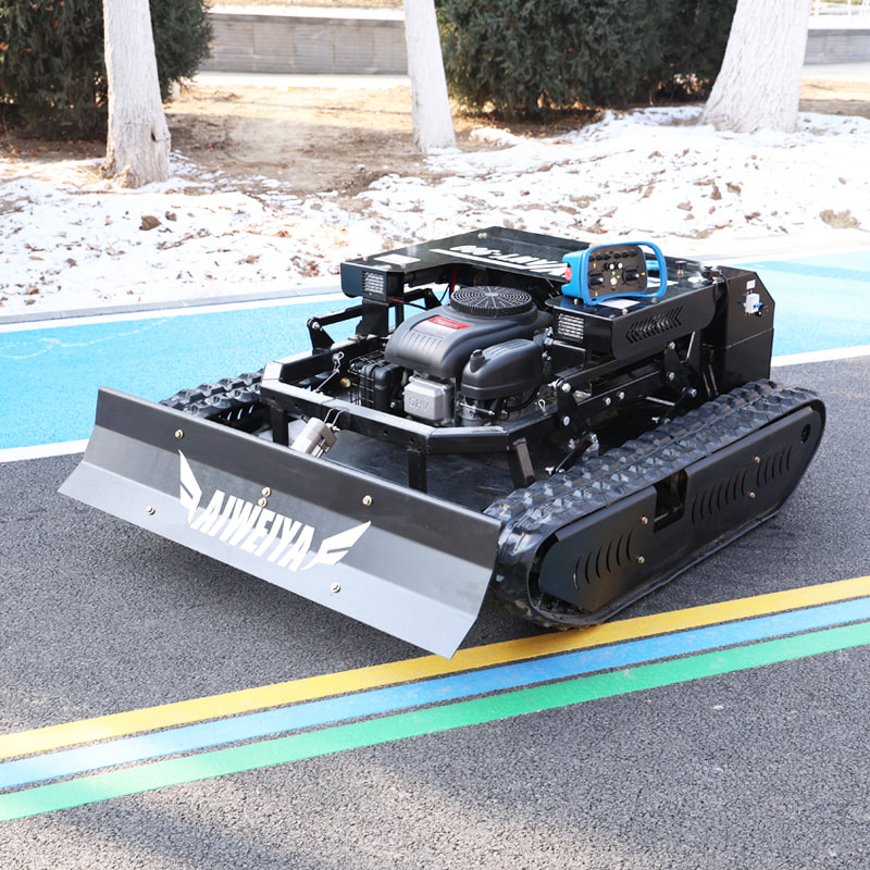 AWY-900 Remote Control Crawler Lawn Mower gallery image 4